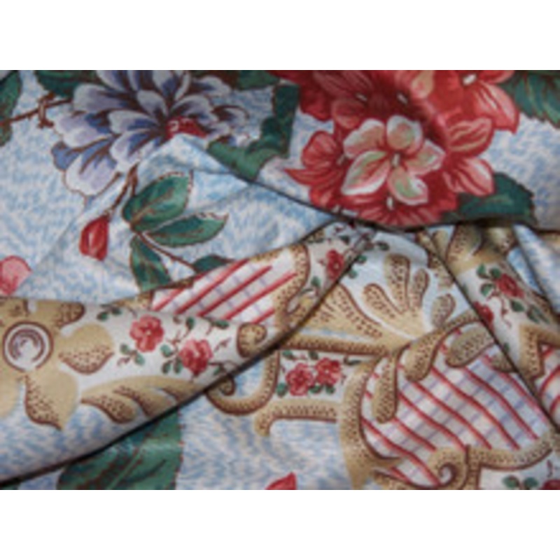 Victorian Elegance Medallion Designer Upholstery Fabric 3 7/8 Yards